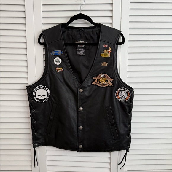 Harley-Davidson Black Leather Vest with Unique Pins